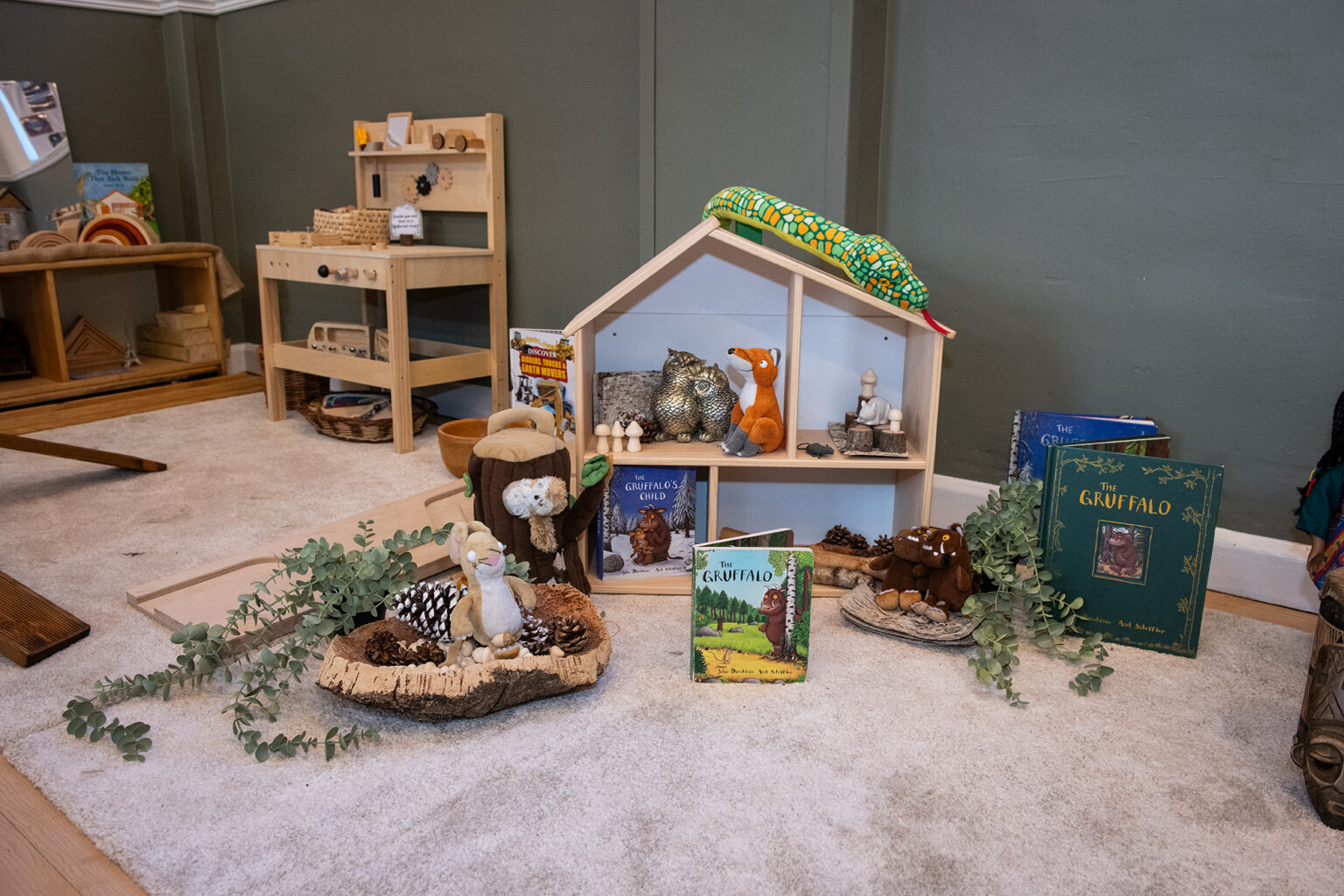 Books, natural materials and imaginative play resources at Chrysalis Epping